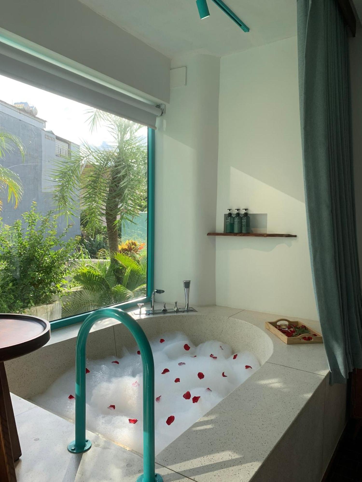 Hotel Le Bouton Da Nang Exterior photo